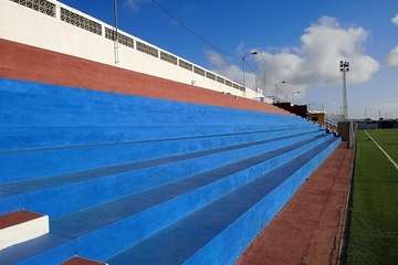 Obras de reforma en el campo municipal de La Herradura (Foto TA)